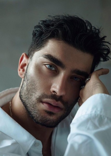 Toni Mahfud photo