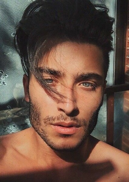 Toni Mahfud photo