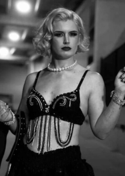 TONI STORM photo