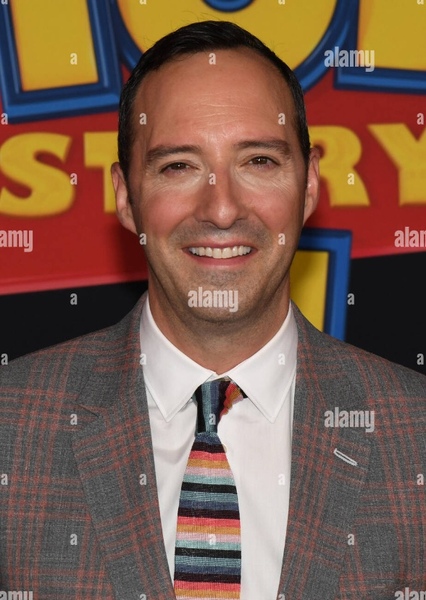 Tony Hale photo