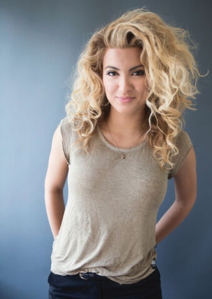 Tori Kelly photo