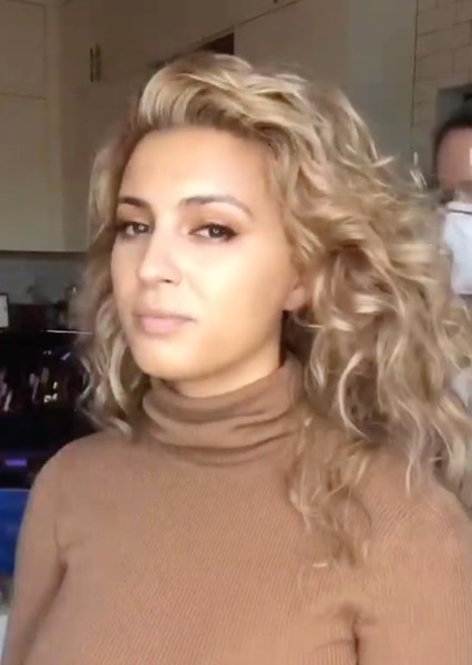 Tori Kelly photo