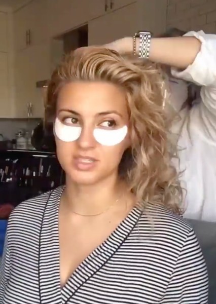 Tori Kelly photo
