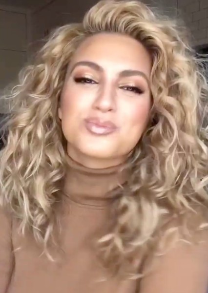 Tori Kelly photo