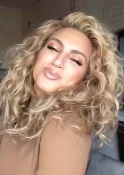 Tori Kelly photo