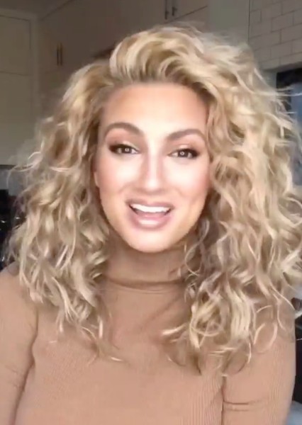 Tori Kelly photo