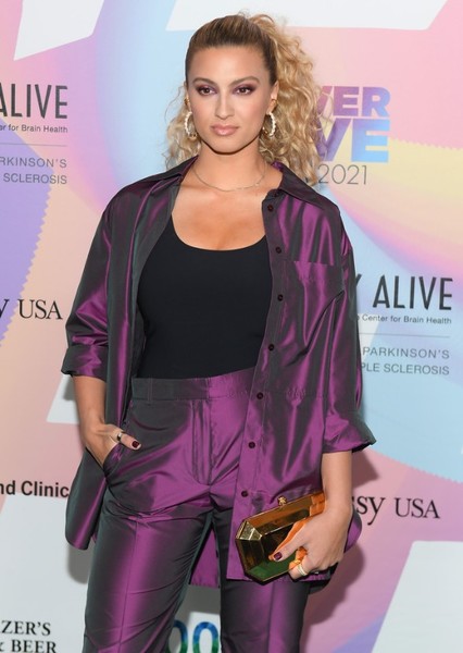 Tori Kelly photo