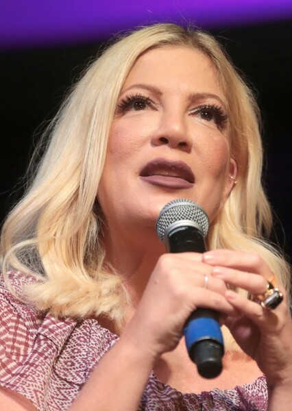 Tori Spelling photo