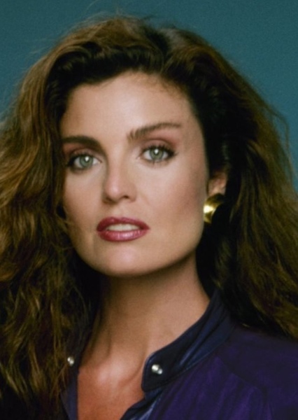 Tracy Scoggins photo