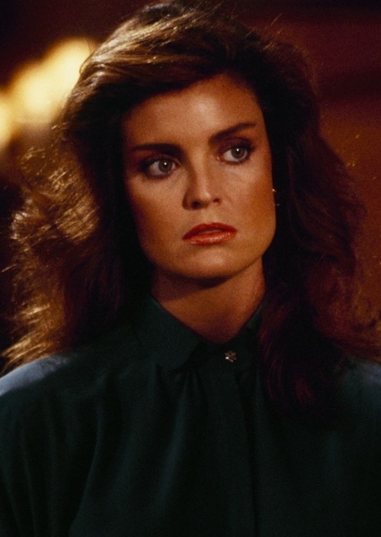 Tracy Scoggins photo