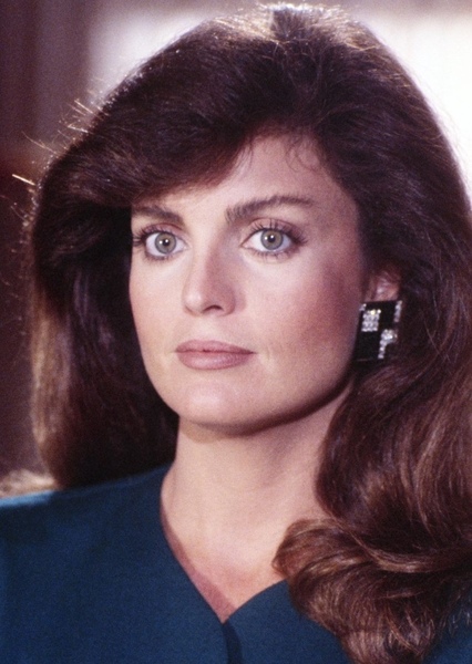 Tracy Scoggins photo
