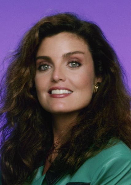 Tracy Scoggins photo