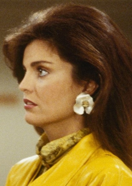 Tracy Scoggins photo