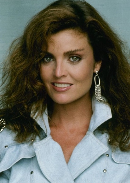 Tracy Scoggins photo