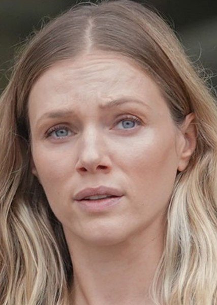 Tracy Spiridakos photo