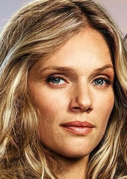 Tracy Spiridakos photo