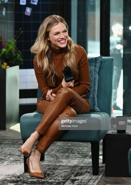Tracy Spiridakos photo