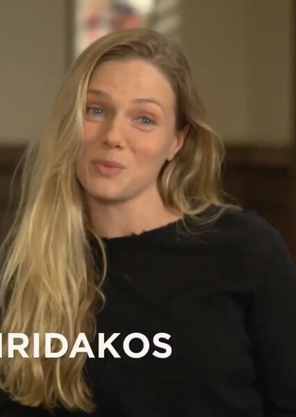 Tracy Spiridakos photo