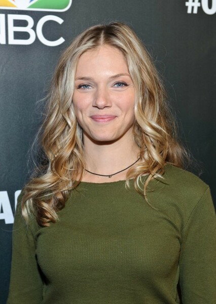 Tracy Spiridakos photo