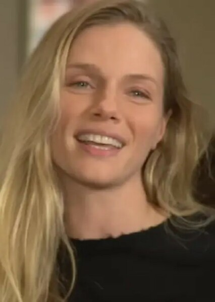 Tracy Spiridakos photo