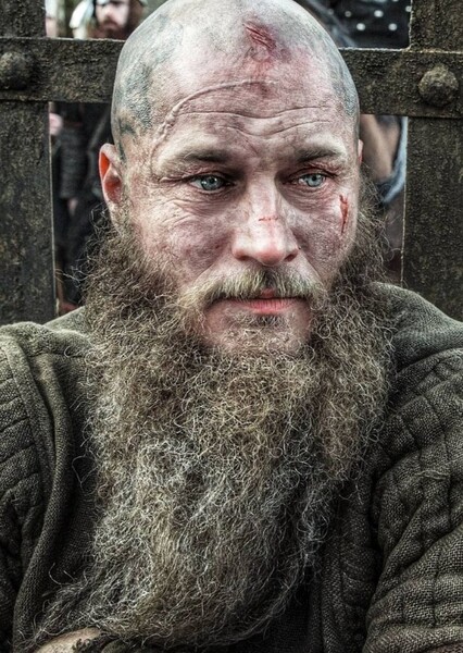 Travis Fimmel photo