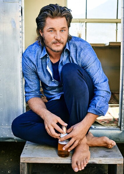 Travis Fimmel photo