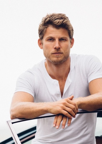 Travis Van Winkle photo