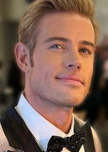 Trevor Donovan photo
