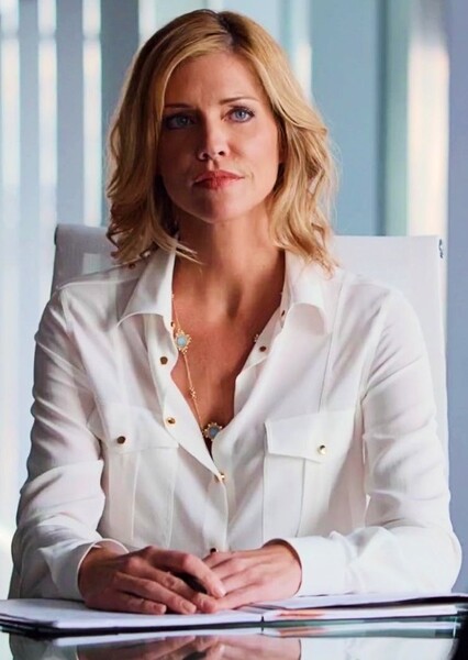 Tricia Helfer photo