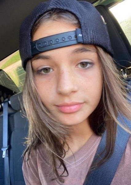 Trinity Valenzuela photo