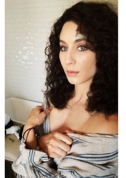 Troian Bellisario photo