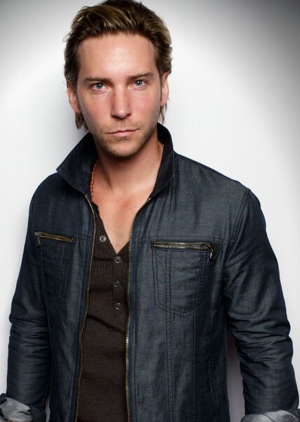Troy Baker photo