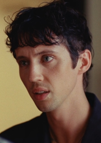 Troye Sivan photo