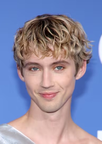Troye Sivan photo