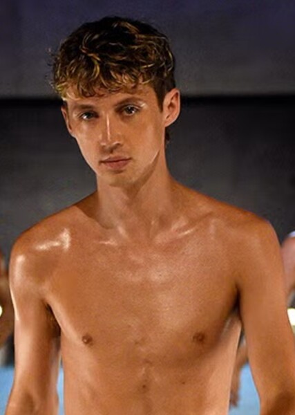 Troye Sivan photo