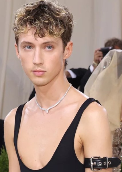 Troye Sivan photo