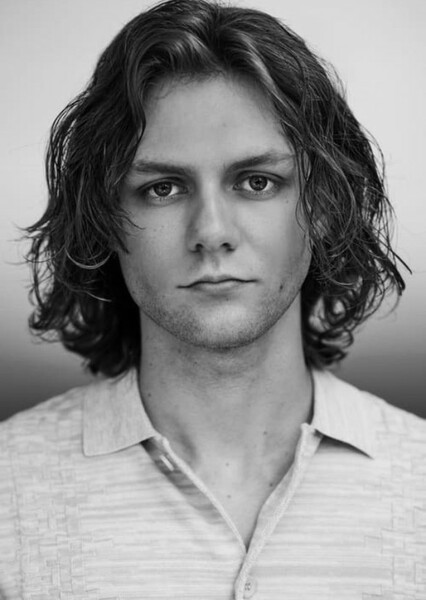 Ty Simpkins photo