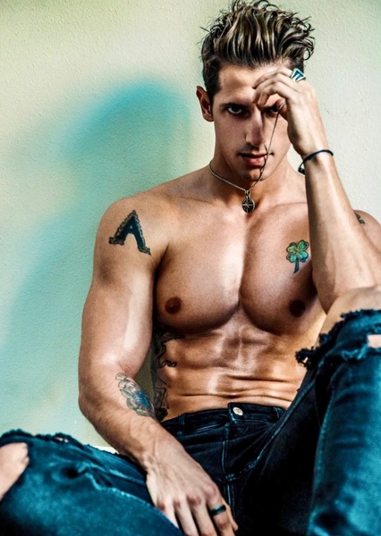 Tyler James photo