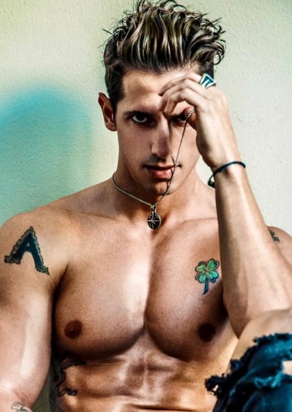 Tyler James photo