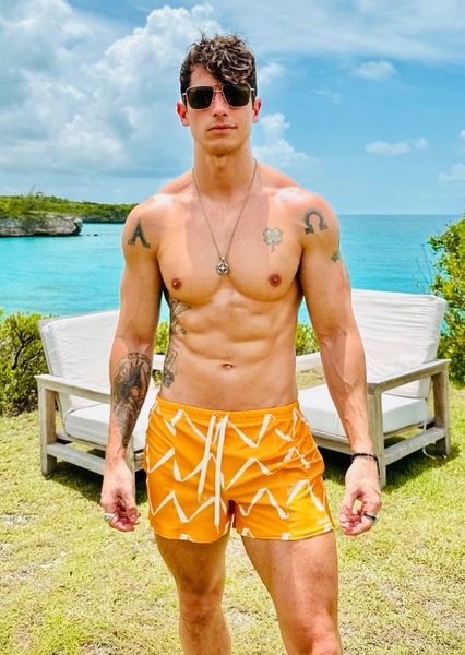 Tyler James photo
