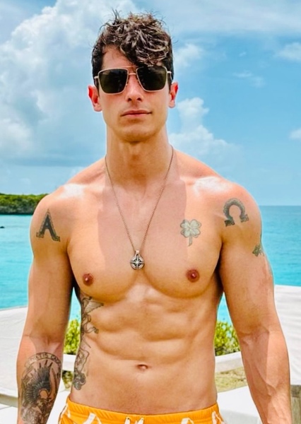 Tyler James photo