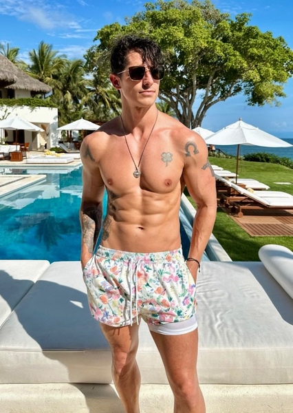 Tyler James photo
