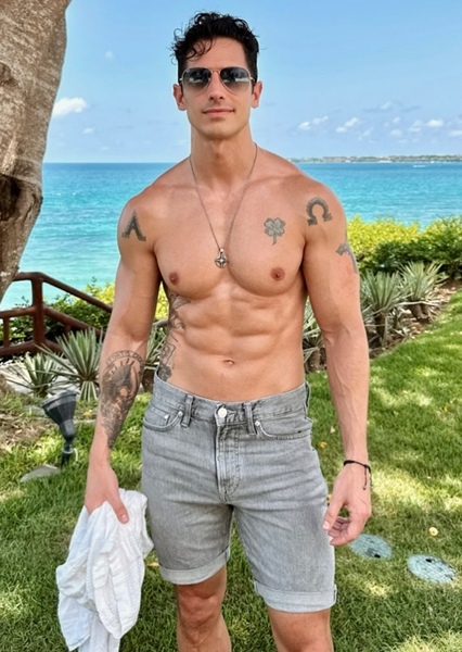 Tyler James photo