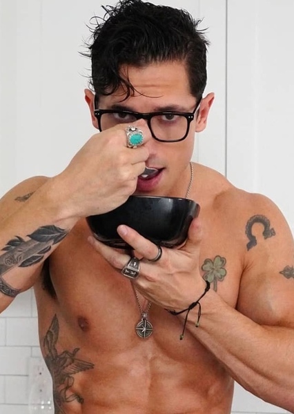 Tyler James photo