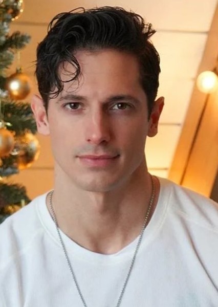 Tyler James photo