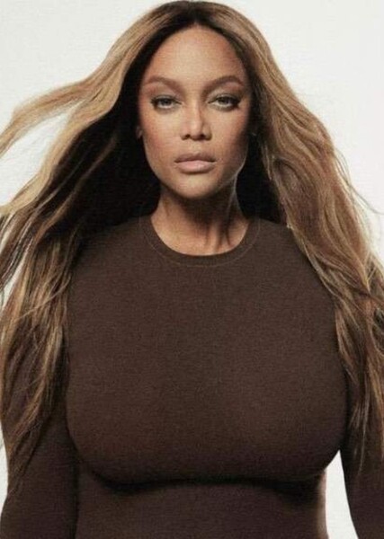 Tyra Banks photo