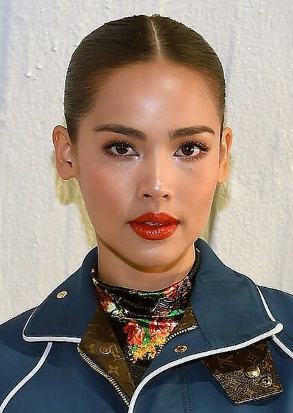 Urassaya Sperbund photo