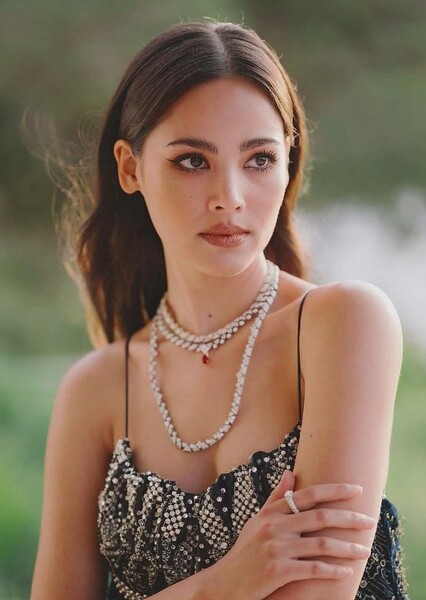 Urassaya Sperbund photo