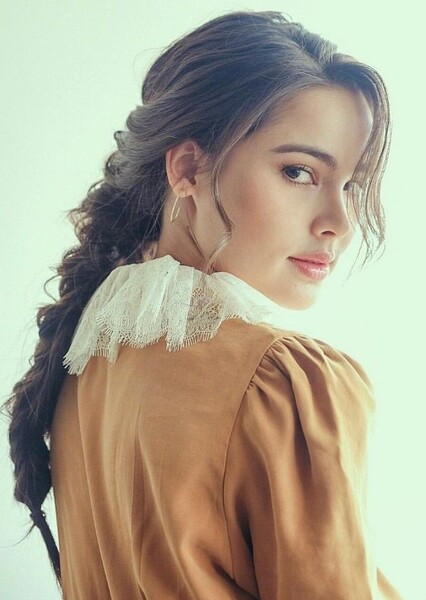 Urassaya Sperbund photo