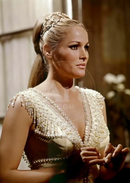 Ursula Andress
